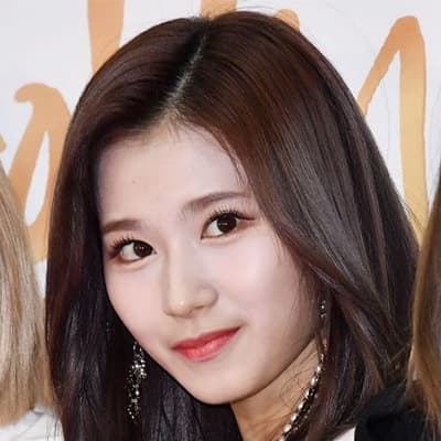 미나토자키 사나 (TWICE)